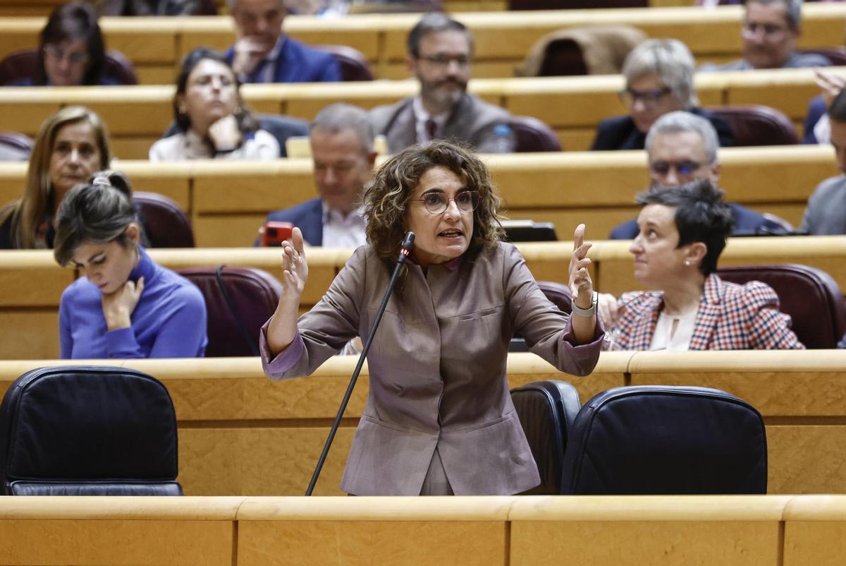 La vicepresidenta cuarta y ministra de Hacienda, María Jesús Montero, este martes en el Senado.
