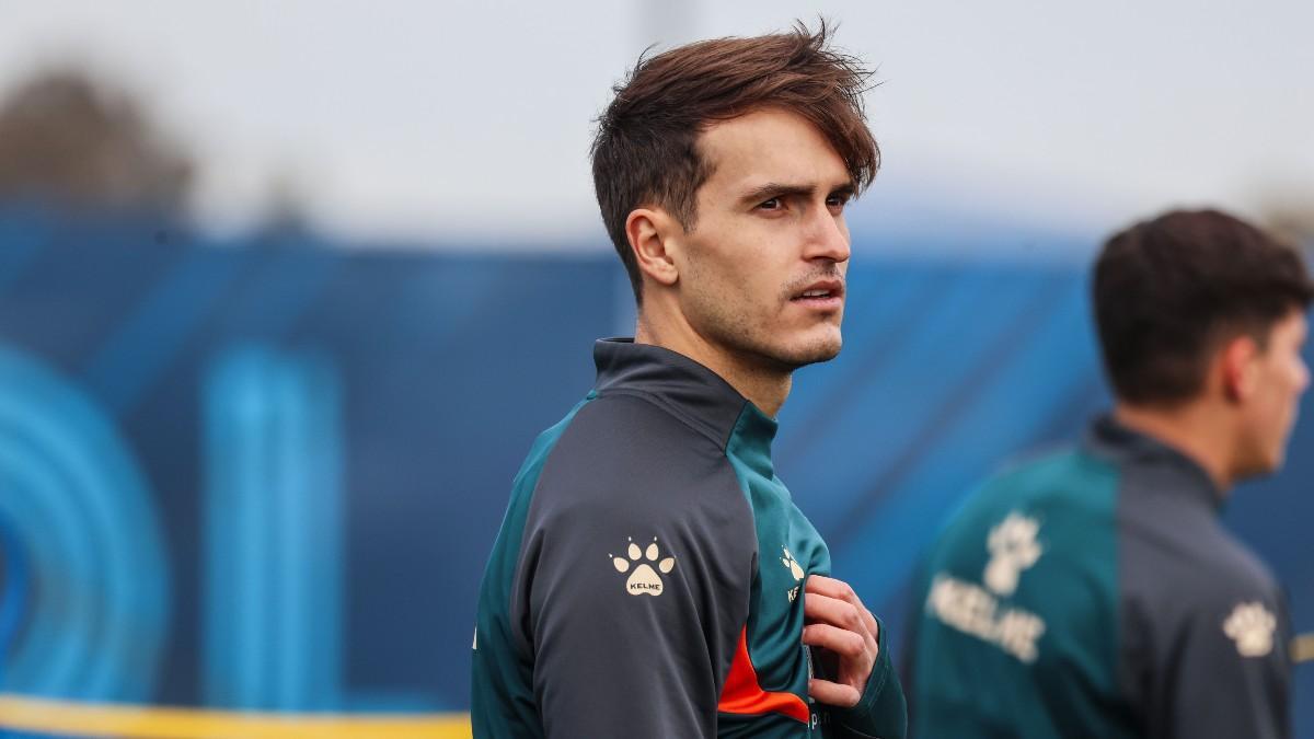 Denis Suárez, en el entrenamiento del equipo antes de viajar a Elche