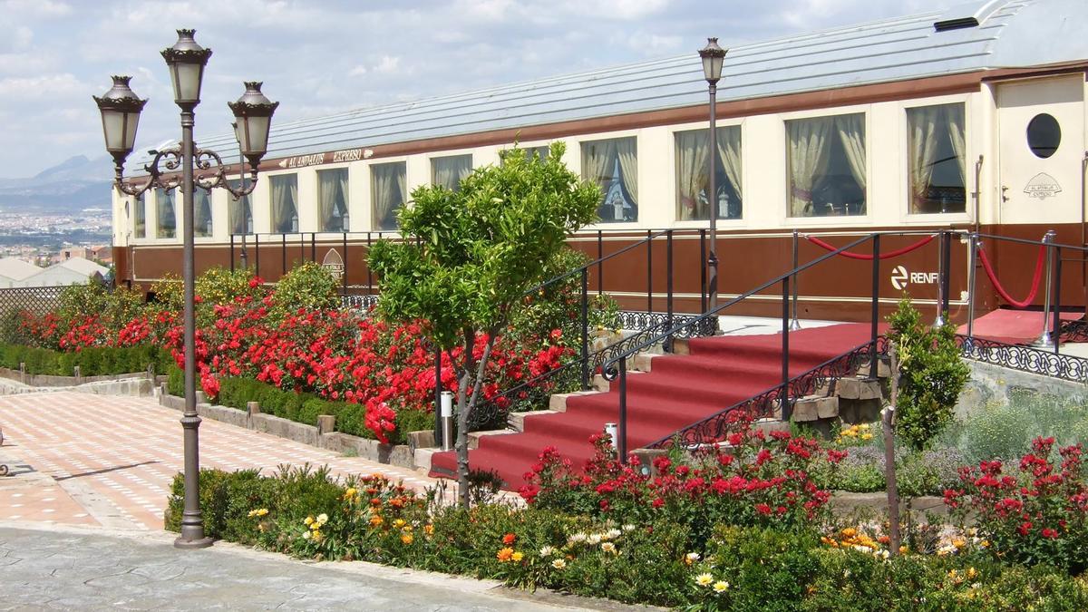 El restaurante de Granada que permite un viaje gastronómico en el 'Orient Express' granadino