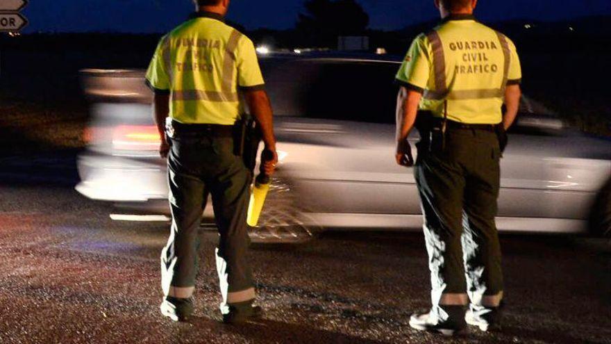 La Guardia Civil de Tráfico investiga el accidente