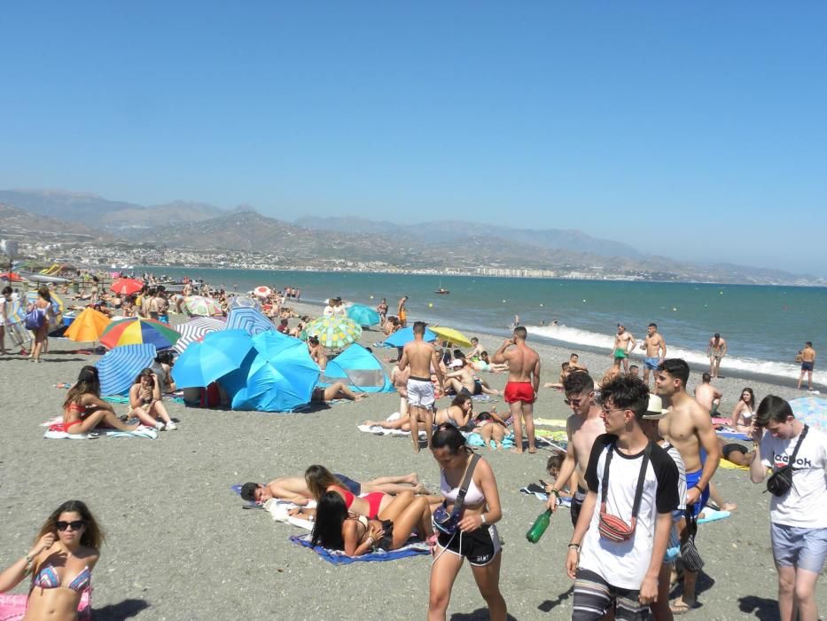 Los 'weekers', en las horas previas al inicio del festival de música de Torre del Mar.