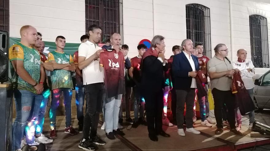 El FS Ciudad de Toro se presenta en sociedad arropado por Pedrerol y Jesús Álvarez