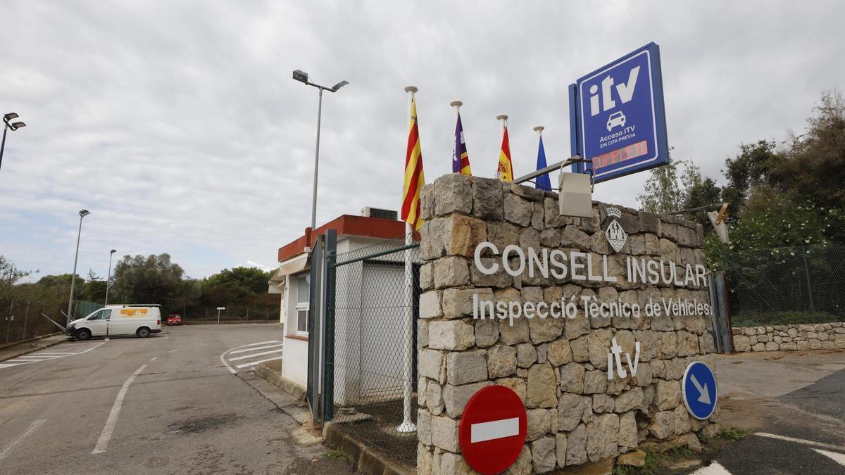 Fachada de la ITV de Santa Gertrudis