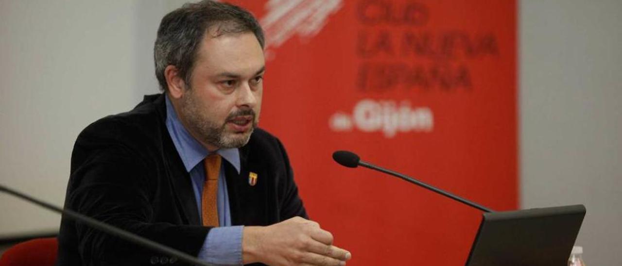 Evaristo Martínez-Radío, ayer, durante su intervención en el Club del periódico.