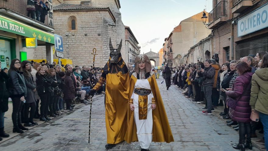 VÍDEO | Toro se llena de colorido en su desfile de Carnaval