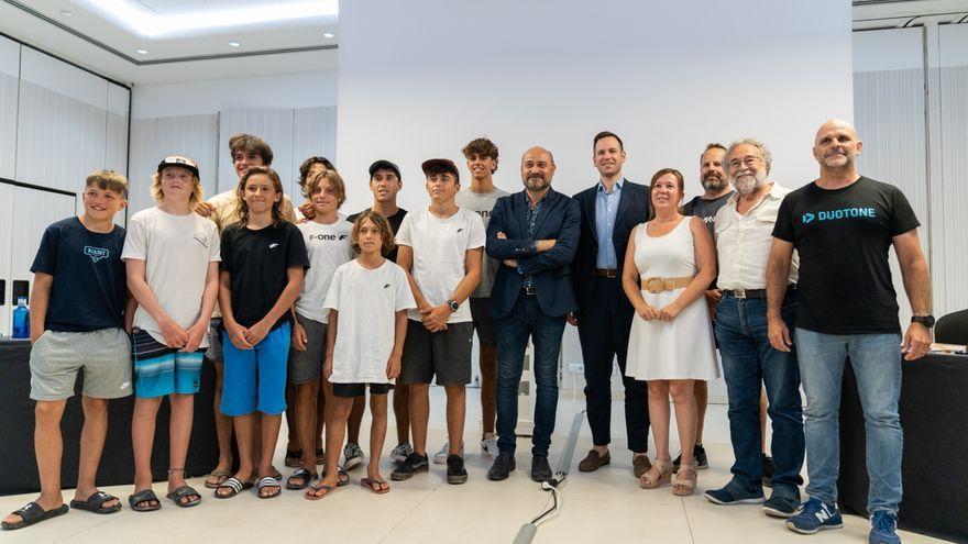 La primera Copa del Mundo de Wing Foil de la historia se celebrará en la playa de Oliva