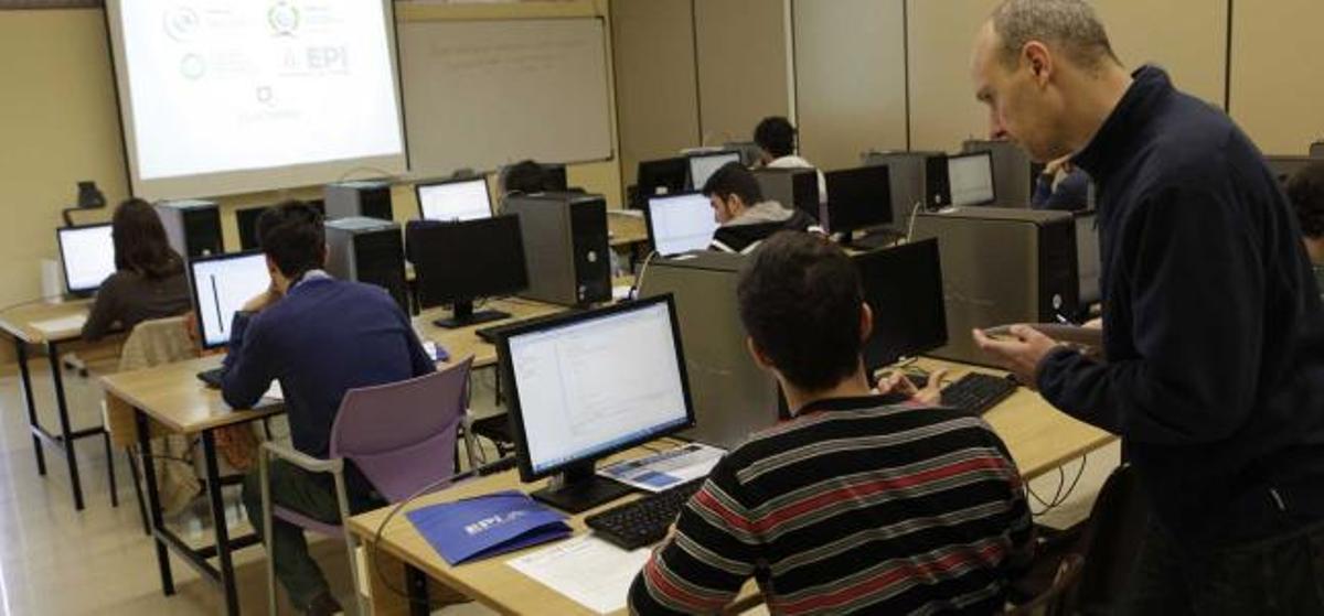 La inserción laboral de los titulados en Informática en Asturias supera el 90%