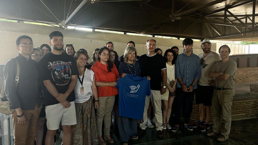 Jóvenes promesas de la arqueología excavan las reliquias que esconde la vieja Mérida en busca de nuevos secretos