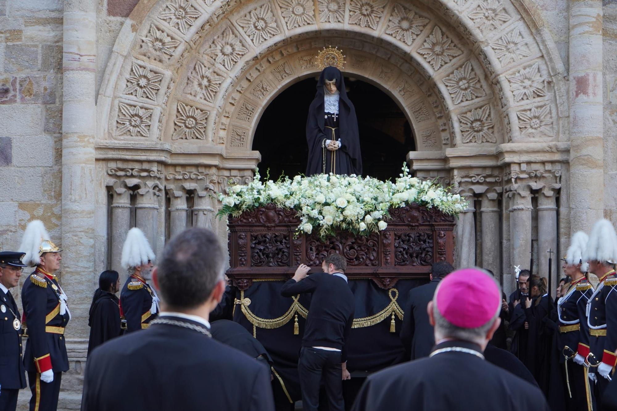 GALERÍA | La procesión de la Soledad, en imágenes