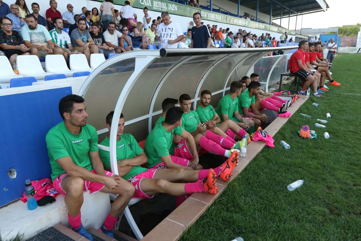 Las imágenes del Linares-Córdoba (0-6)