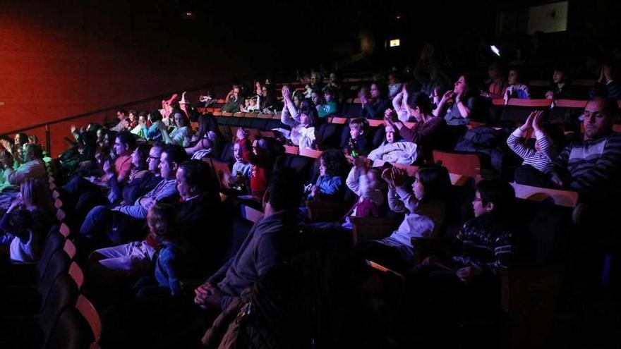 Los payasos del Teatro Circo triplican éxito en La Fresneda