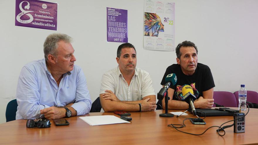 Escandell, Macián y Regueiro, durante la rueda de prensa de ayer.  | TONI ESCOBAR