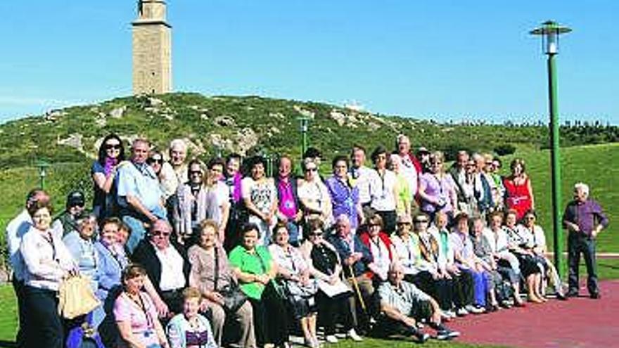 Cincuenta vecinos visitan Galicia
