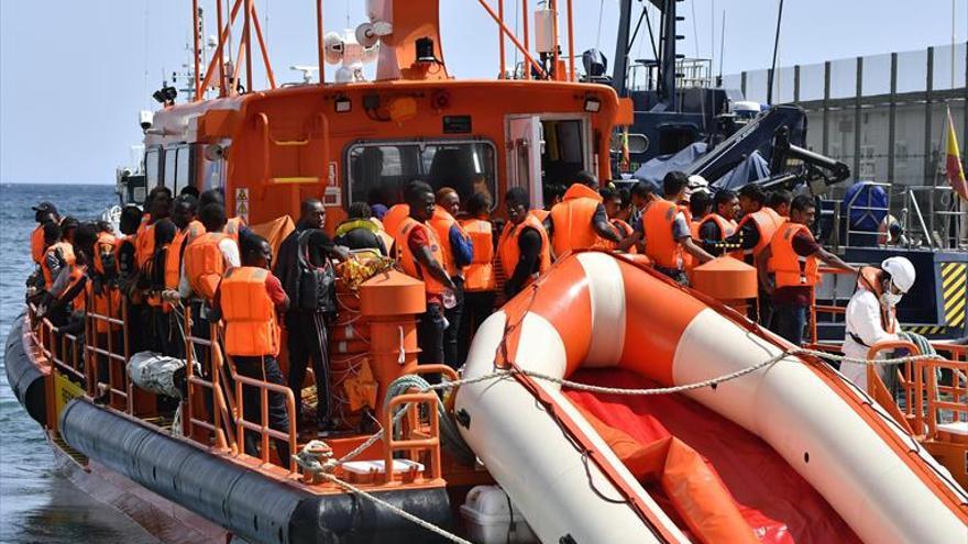 Italia propone rotar los puertos de acogida de los inmigrantes