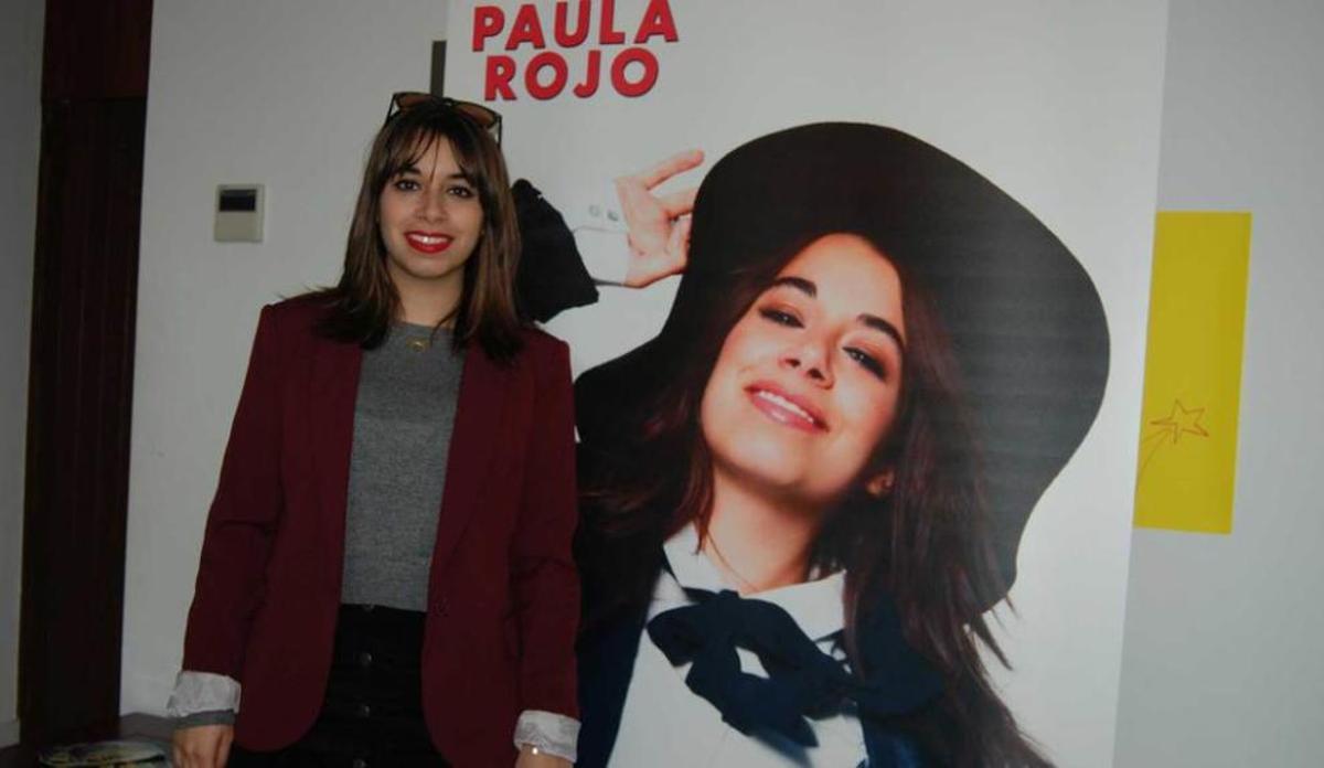 La cantante mierense Paula Rojo, que ofrecerá hoy a sus vecinos el pregón de las fiestas patronales de San Xuan.