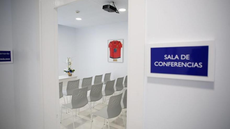 Sala de conferencias de la clínica.