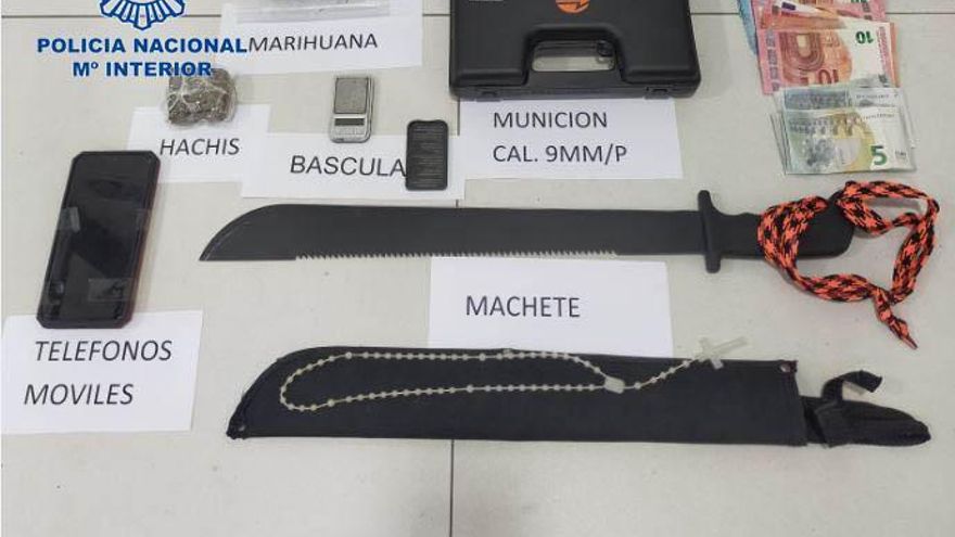 Desmantelan un narcopiso en la avenida Hernán Cortés de Cáceres