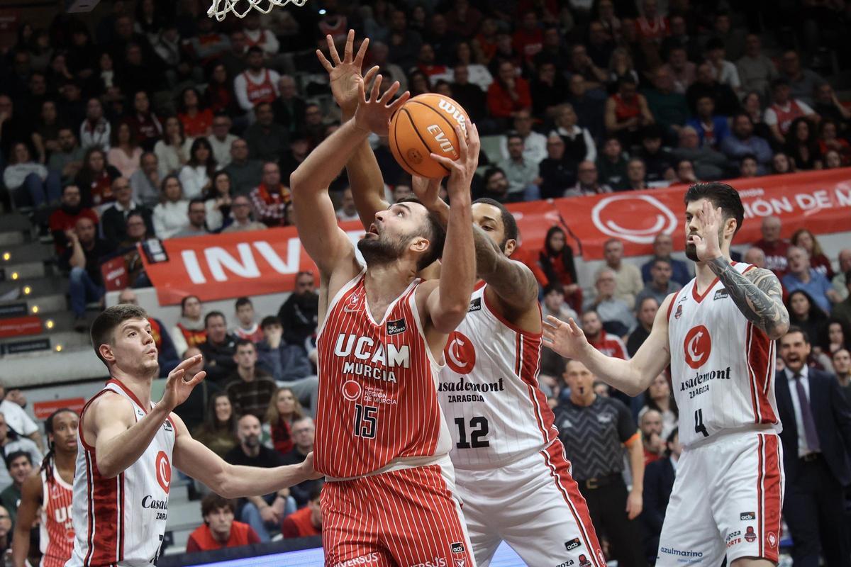 Las mejores imágenes de la victoria de UCAM Murcia frente a Casademont Zaragoza