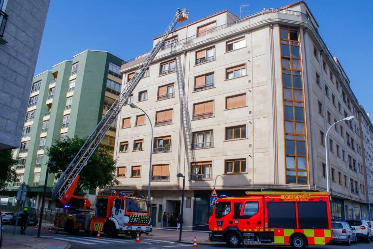 Operativo de Emerxencias en Moreira Casal, a las 14.00 horas de ayer sábado.   | // IÑAKI ABELLA