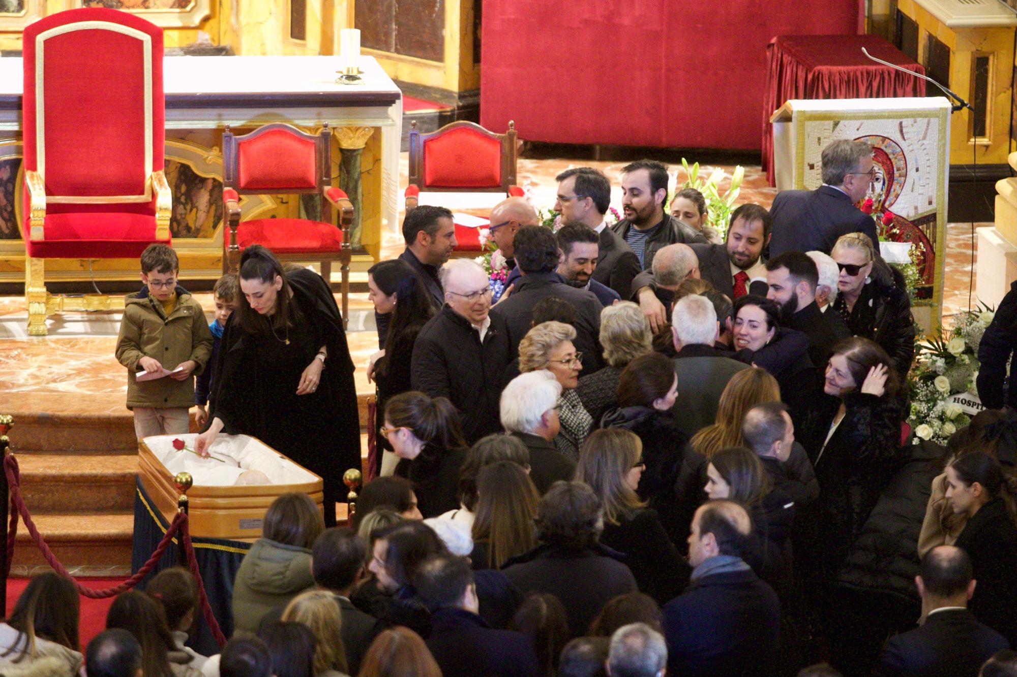 Imágenes | Cientos de personas se despiden de Mendoza en Los Jerónimos