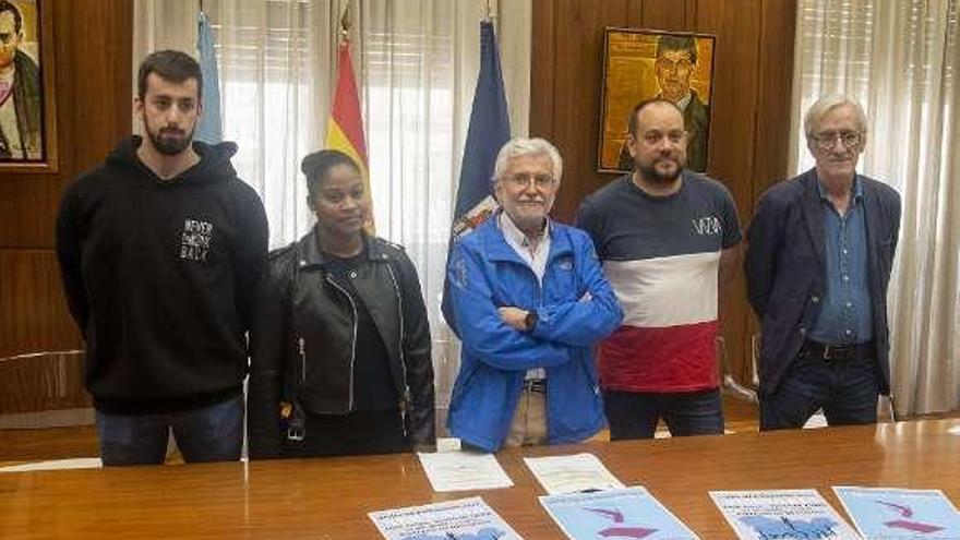 González, Trinidad, Fernández, Gil y Estévez, en la presentación. // C.P.