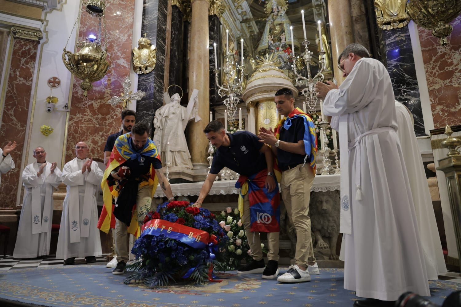 Todas las fotos de la rúa del Levante UD por su ascenso a Primera División