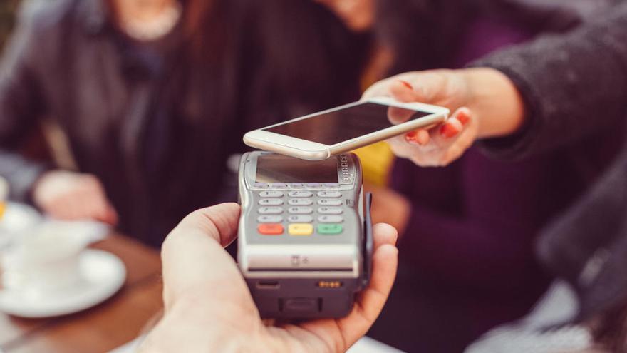 Santander revoluciona el pago con móvil con Apple Pay
