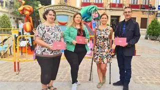 Comercio y la Asociación de Empresarios AEDE entregan los premios del concurso de escaparatismo "Fallas de Elda"