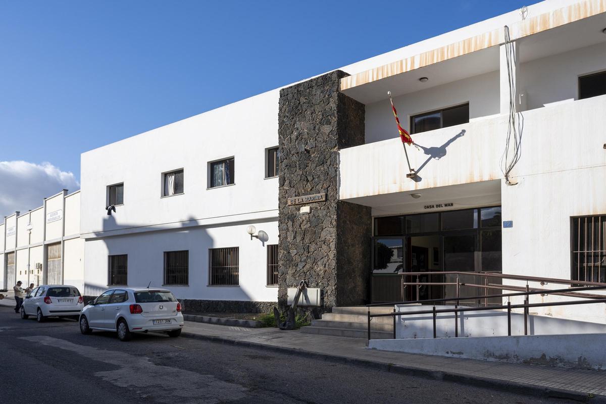 Denuncian que un centro de Lanzarote tiene a 55 menores sin limpieza y entre cucarachas.