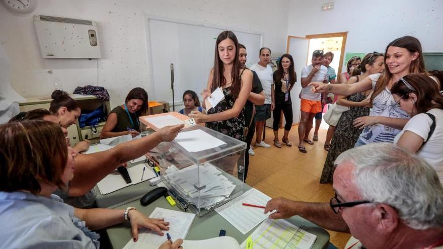 El 48,65% de los votantes ya ha pasado por las urnas a las 18 horas en Benidorm