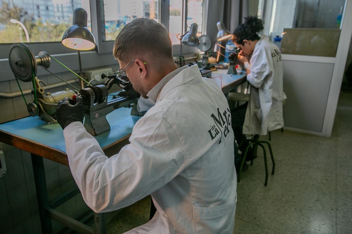 Alumnado de FP en una clase práctica, este curso en un instituto de Barcelona.