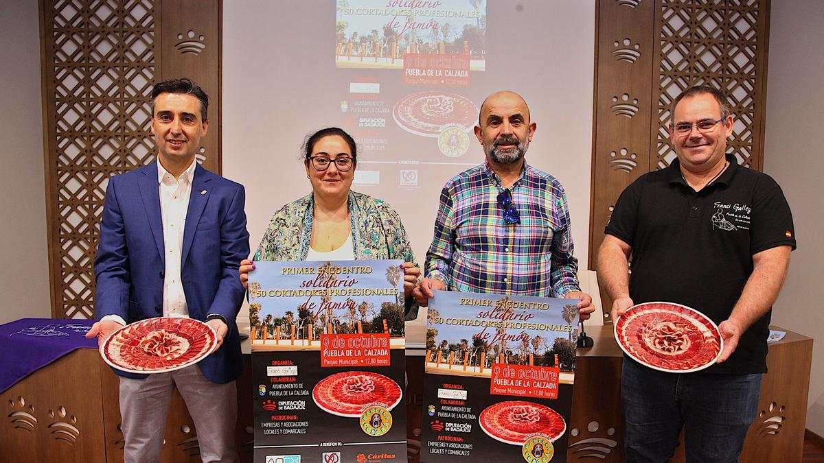 Presentación del I Encuentro Solidario de Cortadores de Jamón de Puebla de la Calzada.