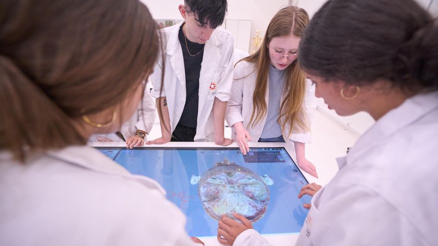 El grado en Medicina de la Universidad San Jorge forma a los alumnos con un enfoque práctico e innovador