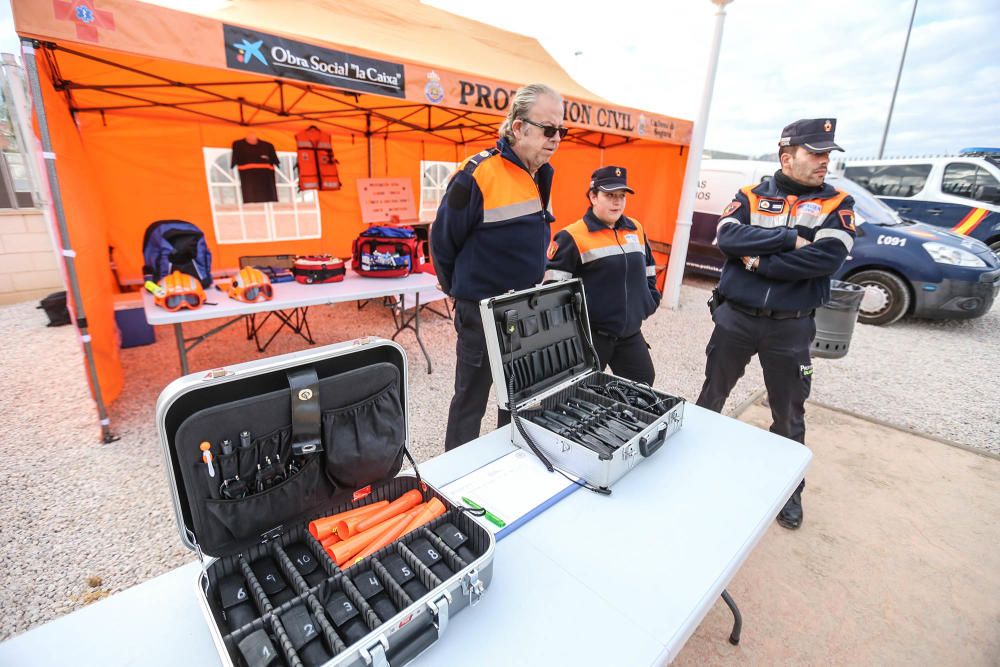 Exhibición policial en Granja de Rocamora