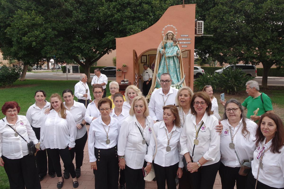 Las mejores imágenes del rosario con antorcha de la Santísima Virgen de las Cañas, en el Puerto de la Torre