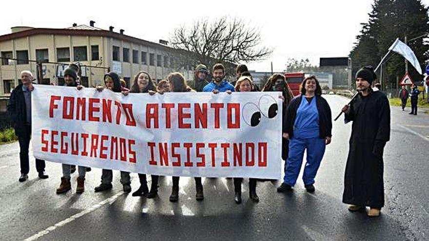 Protesta del alumnado del centro agroforestal para exigir la pasarela en abril de 2018.