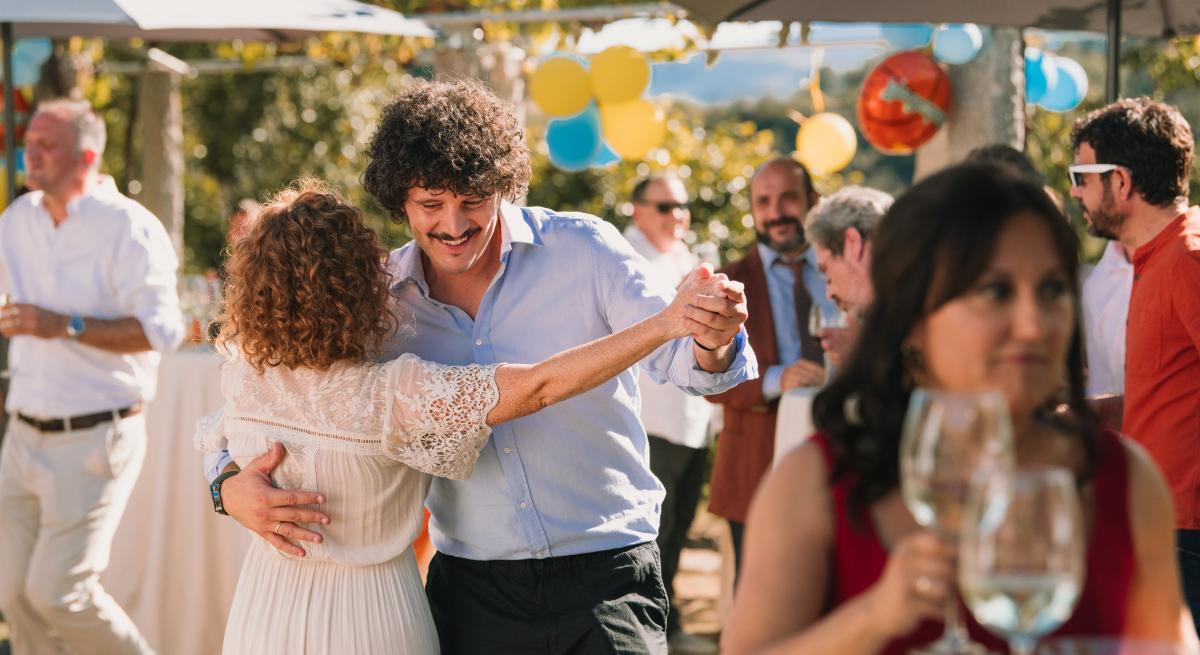 En la escena de la fiesta de la comunión aparecían muchos amigos del director que desaparecieron en el montaje final.