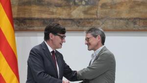 21/05/2026 El presidente de la Generalitat, Salvador Illa, y el presidente de la Taula del Tercer Sector Social, Xavier Trabado, tras la firma del acuerdo. CATALUÑA ESPAÑA EUROPA BARCELONA SOCIEDAD DAVID ZORRAKINO - EUROPA PRESS