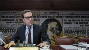 MADRID, 24/02/2026.-El ministro de Economía, Comercio y Empresa, Carlos Cuerpo, comparece en la comisión correspondiente del Senado este jueves, para dar cuenta de la situación actual de la economía española, después de que el ejercicio 2025 cerrara con un crecimiento económico del 2,8 por ciento.-EFE/ Borja Sánchez-Trillo