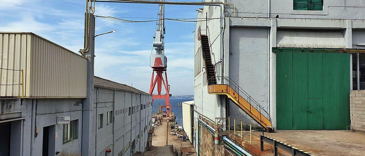 Entrada de las instalaciones del astillero Factorías Vulcano, ya sin actividad.