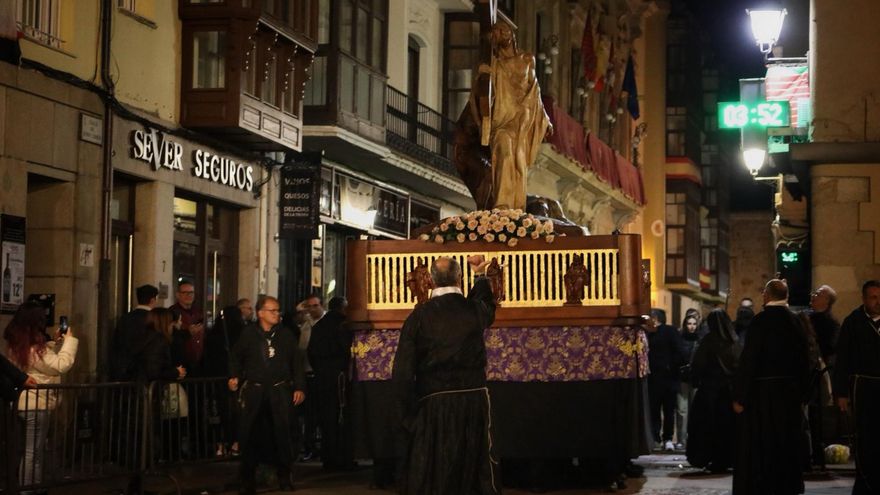 ÚLTIMA HORA | Jesús Nazareno llegará hasta las Tres Cruces, pero acorta su recorrido de vuelta