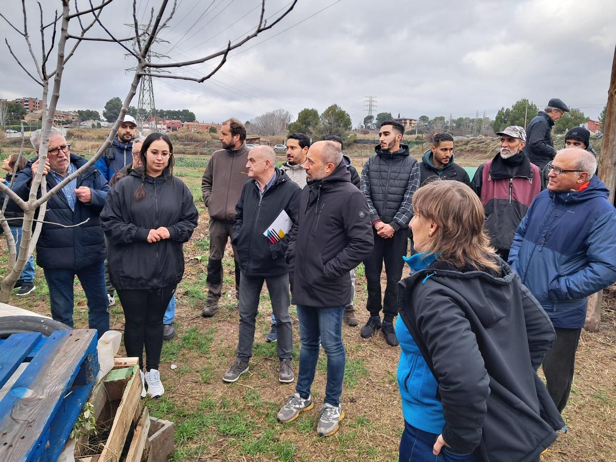La Wafa va relatar com van fer adob per fertilitzar les terres