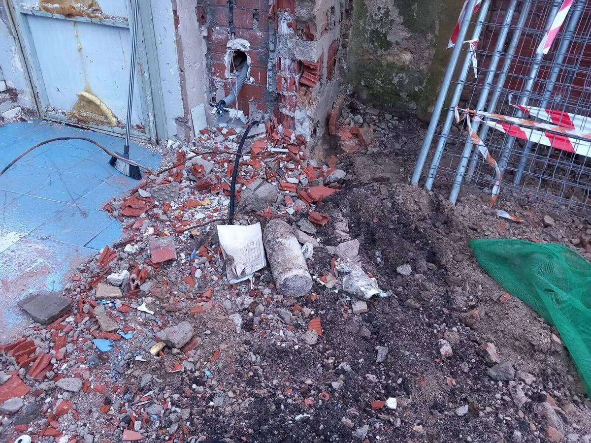 Girona carrer Tomàs Mieres Troballa projectil artilleria artefacte explosiu Guerra Civil durant enderroc l'edifici que havia estat ocupat