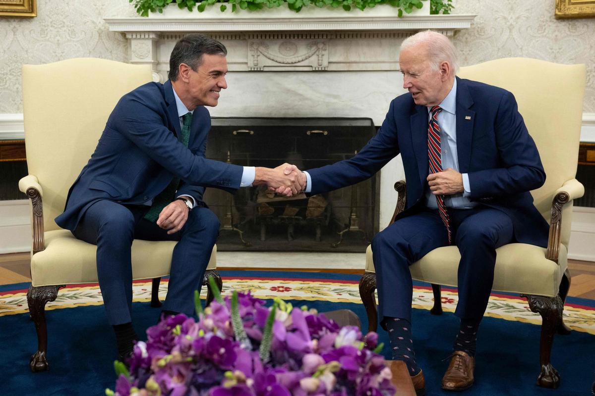 Sánchez es reuneix amb Biden a la Casa Blanca: «Les relacions Espanya-EUA són sòlides» Sánchez es reuneix amb Biden a la Casa Blanca: «Les relacions Espanya-EUA són sòlides»