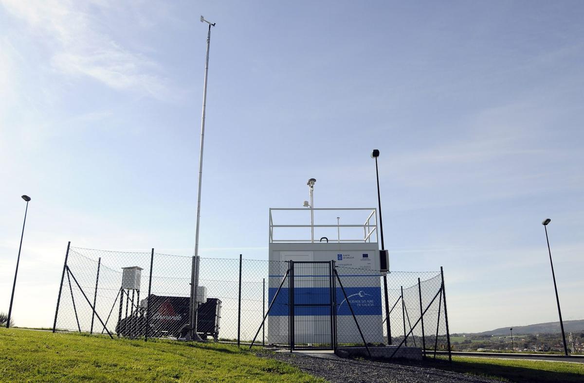 La estación para medir la calidad del aire en Lalín se instaló en 2015. | BERNABÉ/JAVIER LALÍN