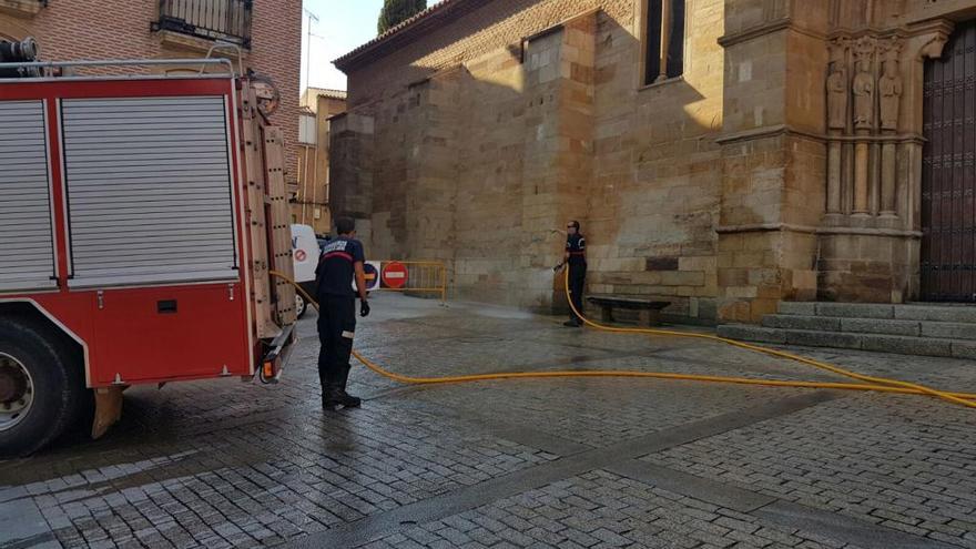 Los Bomberos de Benavente, en una intervención.