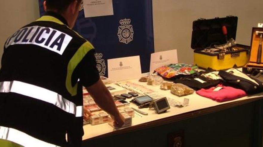 Desarticulada una banda que robaba furgones de transporte de tabaco