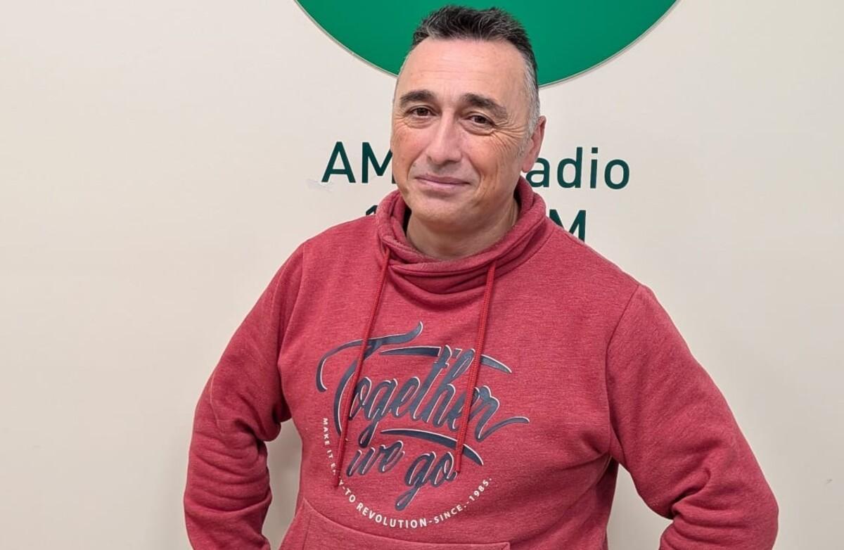 El fotógrafo con estudio en Bertamiráns Toño Villar