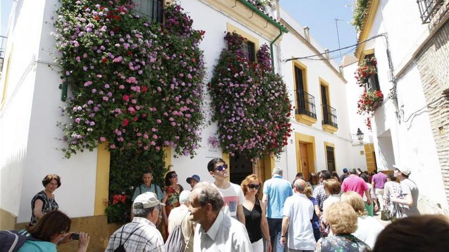 27 rejas y balcones ponen colorido a Córdoba en el concurso de este año