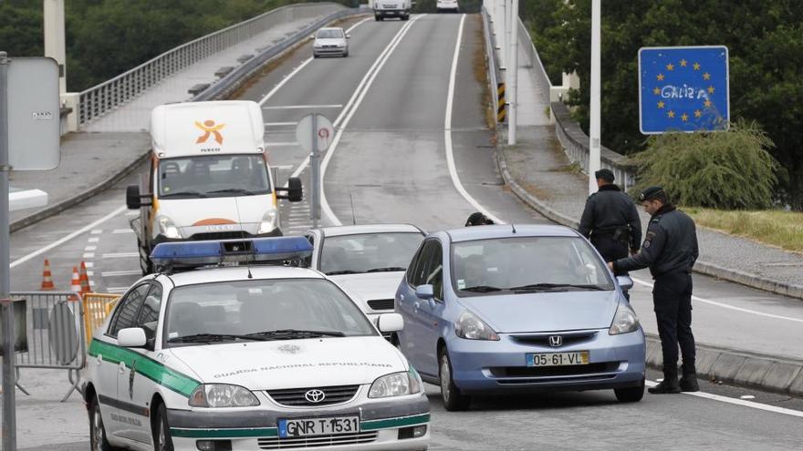 El primer día de controles en la frontera lusa provoca retenciones de más de una hora